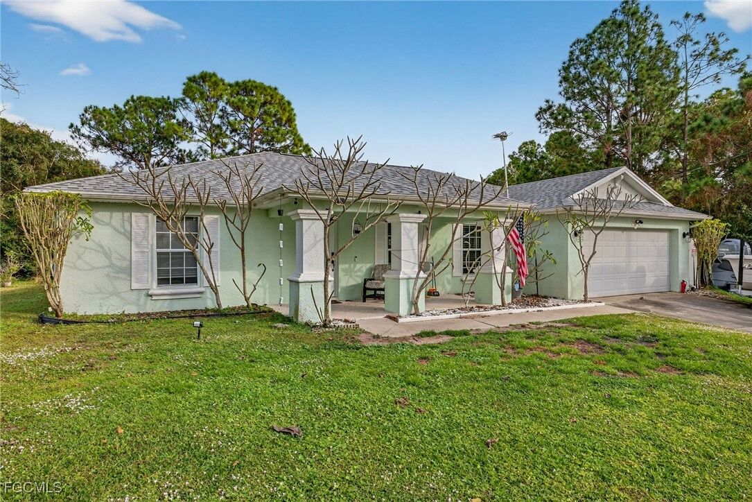 Property Photo:  315 Leruth Avenue  FL 33974 