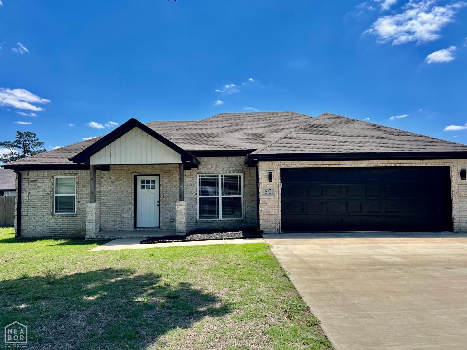 Property Photo:  607 Lanes Way  AR 72442 