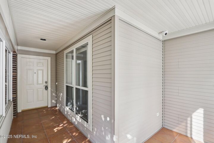 Property Photo: 4508 Middleton Park Circle W FL 32224
