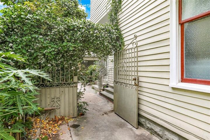 Property Photo: 1818 Esplanade Avenue 1B LA 70116