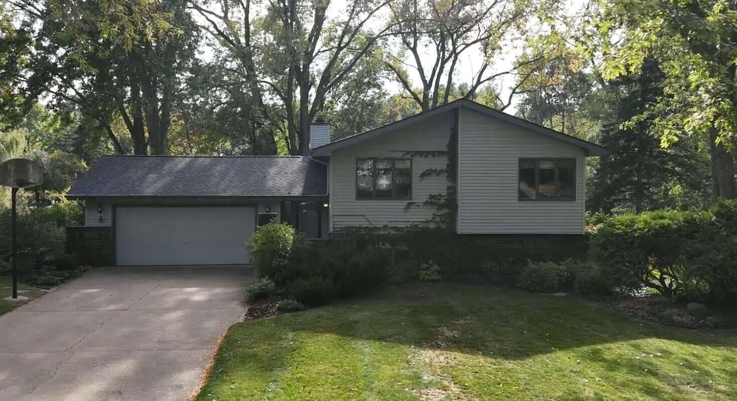Property Photo:  440 S River Hills Road  WI 54022 