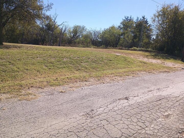 Property Photo: 608 S Angelina Street TX 76365