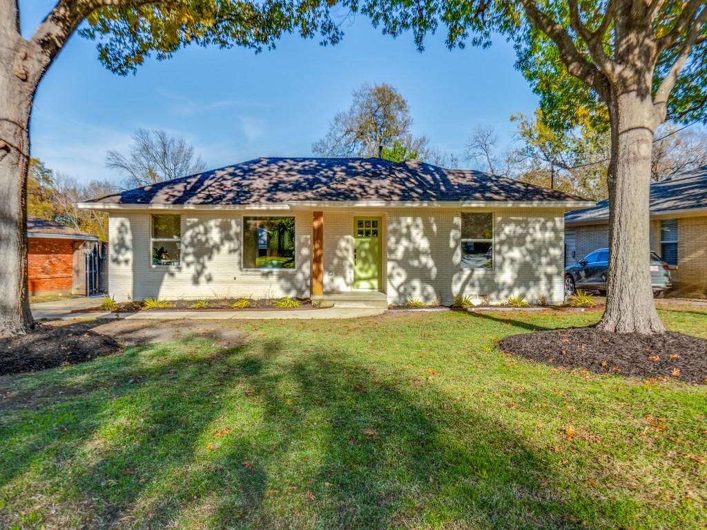 Property Photo: 6611 Blessing Drive TX 75214