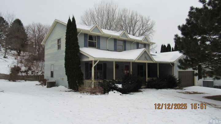 Property Photo:  1304 46th St  IA 51104 