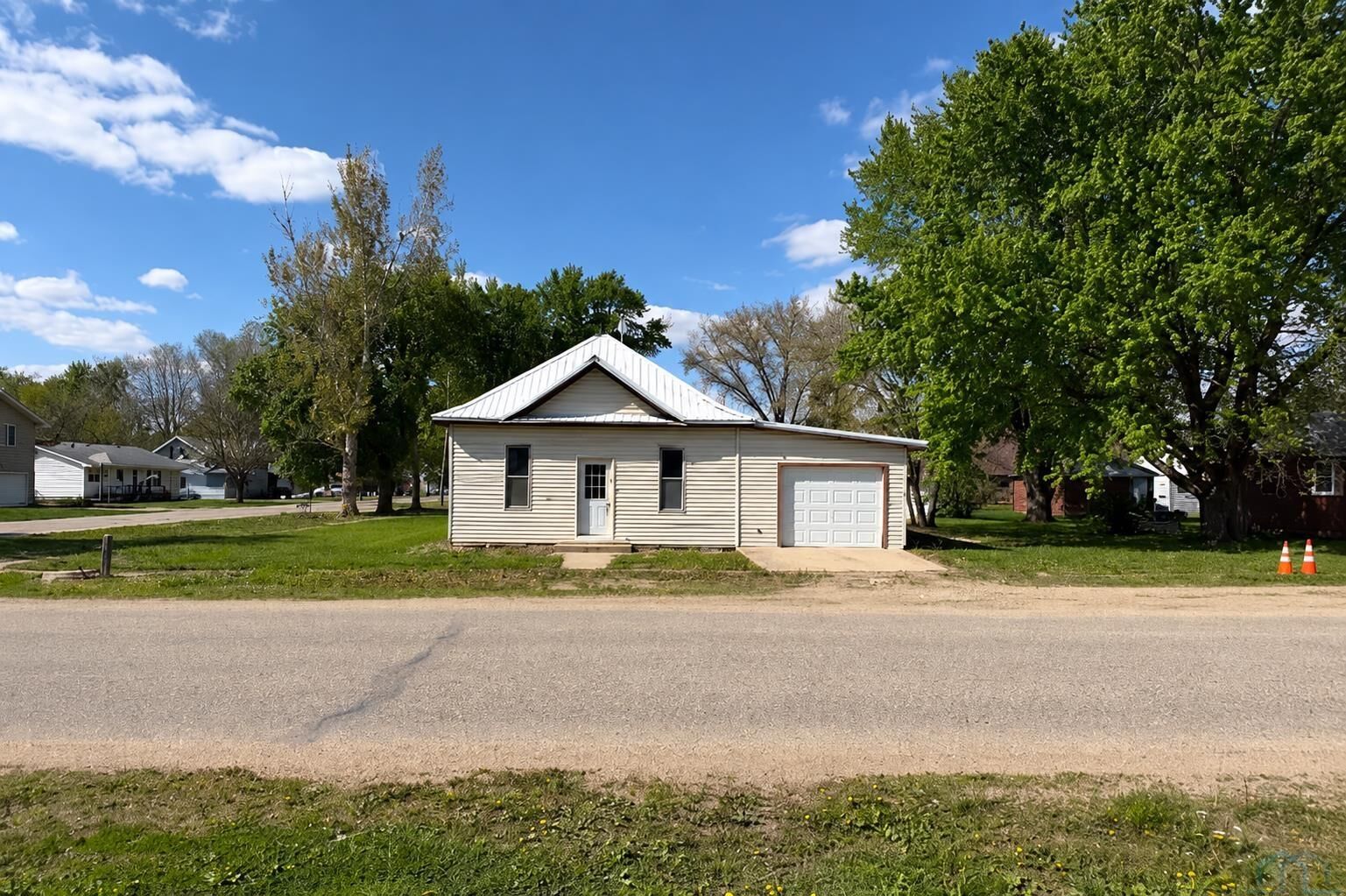 Property Photo:  301 E Bridge Street  IA 51004 