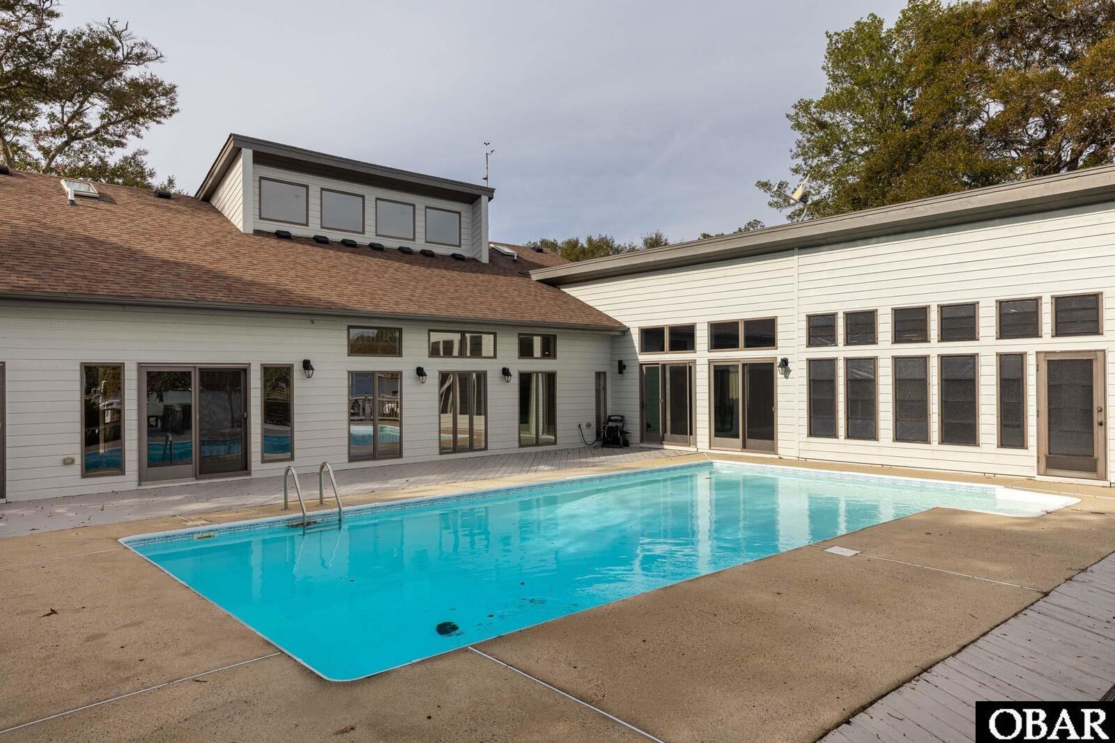 Property Photo: 6049 Martins Point Road NC 27949