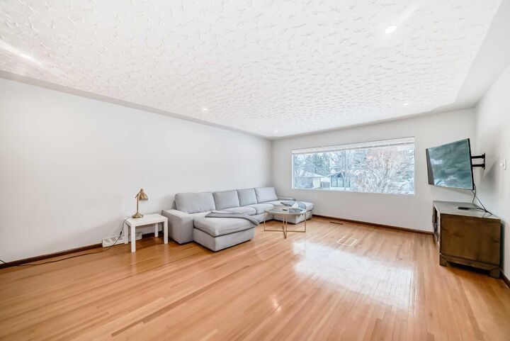 Property Photo: 31 Fenton Road SE AB T2H 1B8