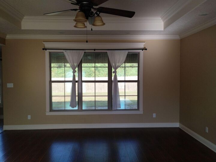 Property Photo: 317 Barbara Dr LA 70634