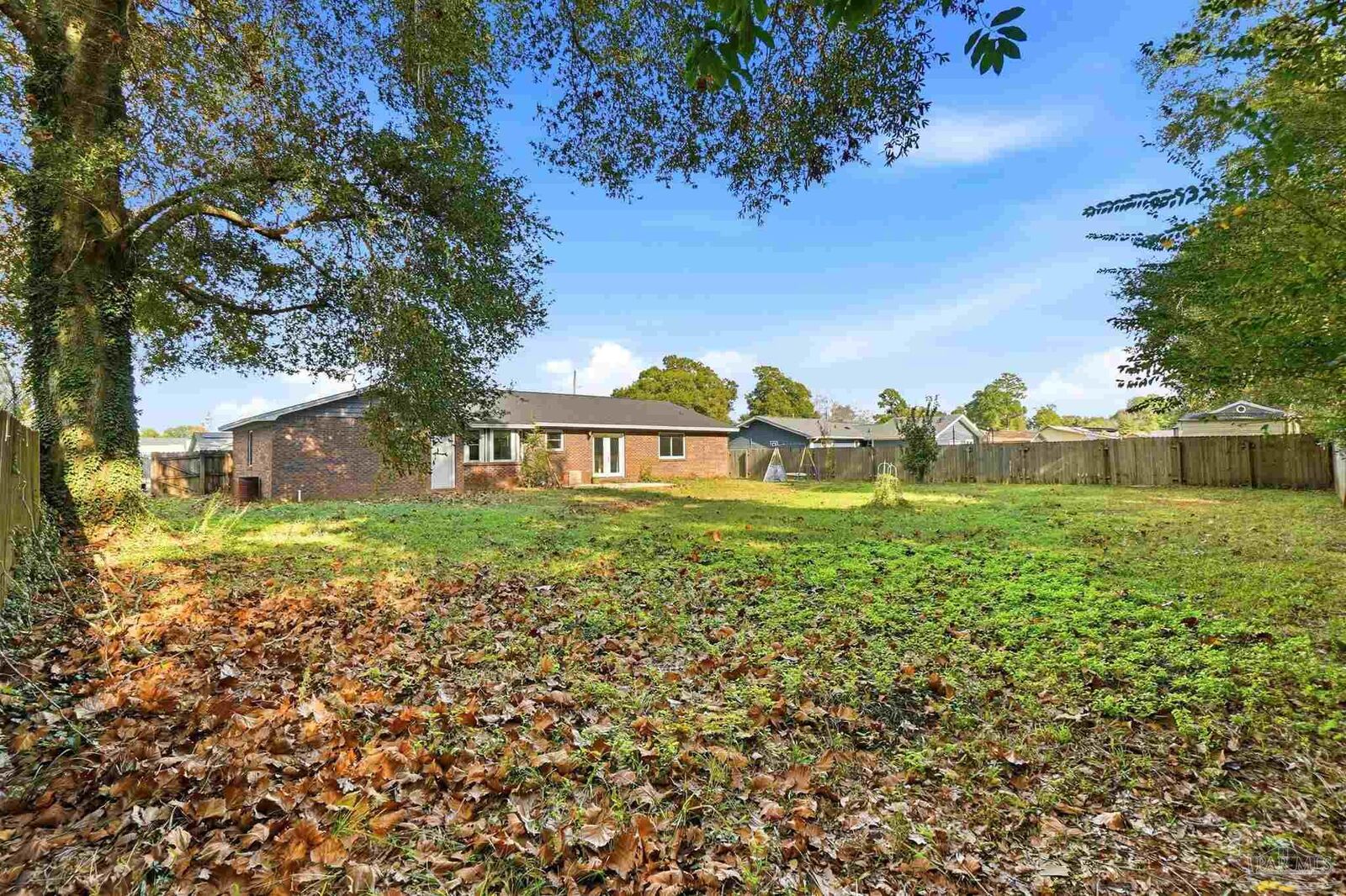 Property Photo:  4605 Heatherwood Way  FL 32571 