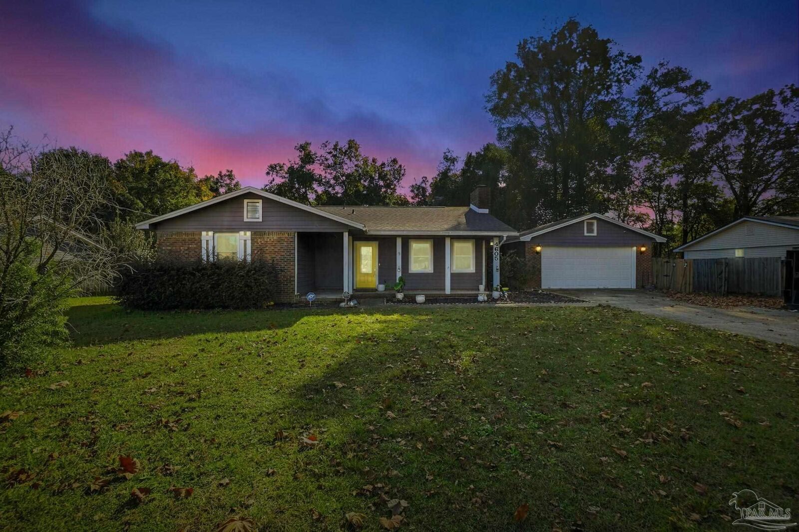 Property Photo:  4605 Heatherwood Way  FL 32571 