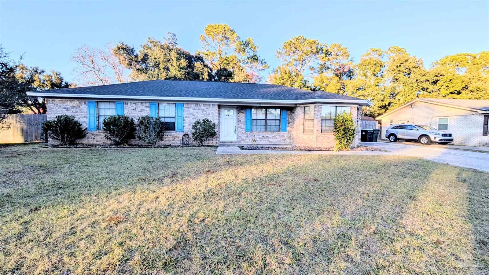 Property Photo: 7524 Sandy Creek Dr FL 32506