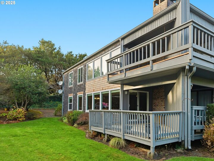 Property Photo: 1939 Gearhart Green Dr 601 OR 97138