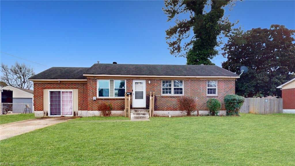 Property Photo:  1003 Warfield Dr  VA 23701 