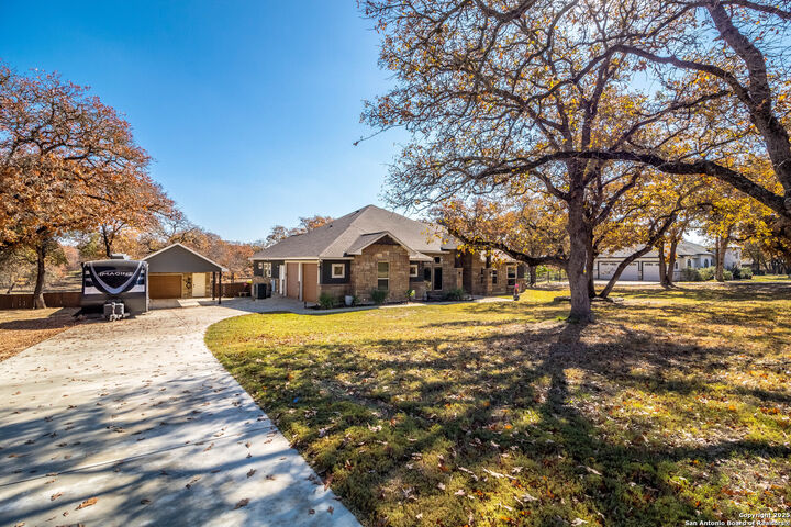 Property Photo: 129 Crescent Ridge TX 78101