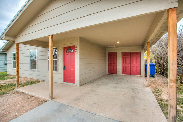 Property Photo:  266 E 23rd Street  TX 76903 