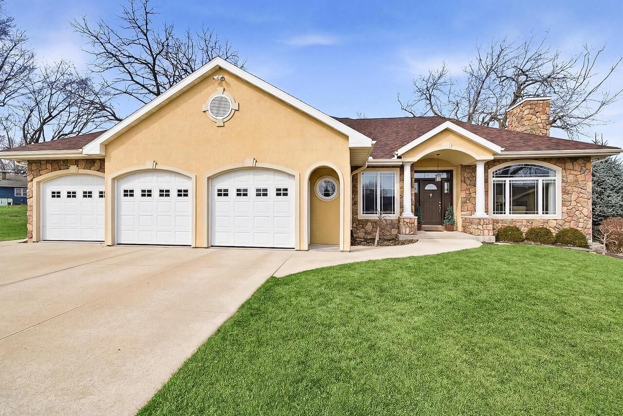 Property Photo:  111 Bayfield Court  WI 53551 