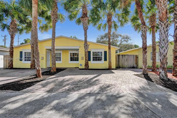 Property Photo: 902 Mandarin Isle 2 FL 33315