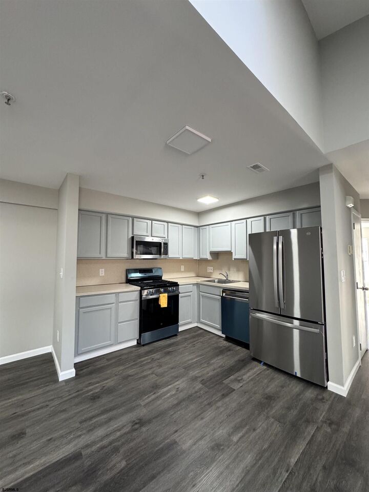 Property Photo:  6 Oyster Bay Unit L  NJ 08201 