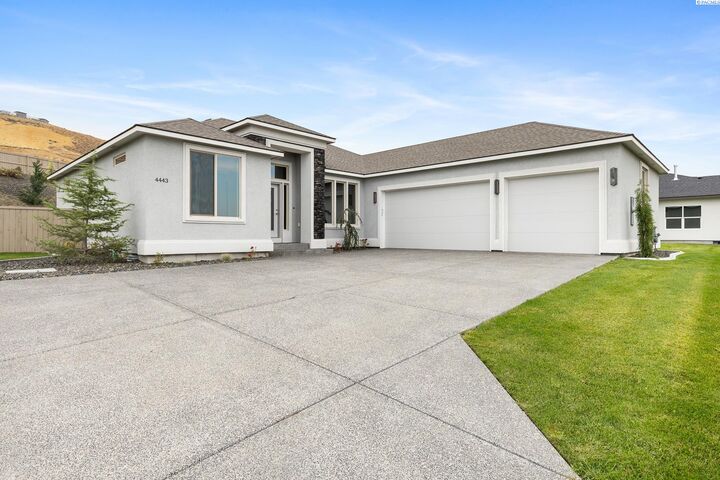 Property Photo: 4443 Cowlitz Blvd WA 99352