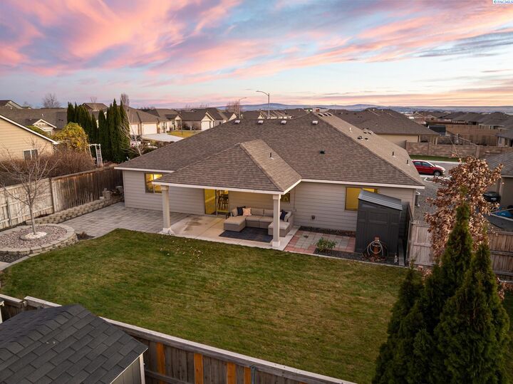 Property Photo: 9101 Kent Pl WA 99301