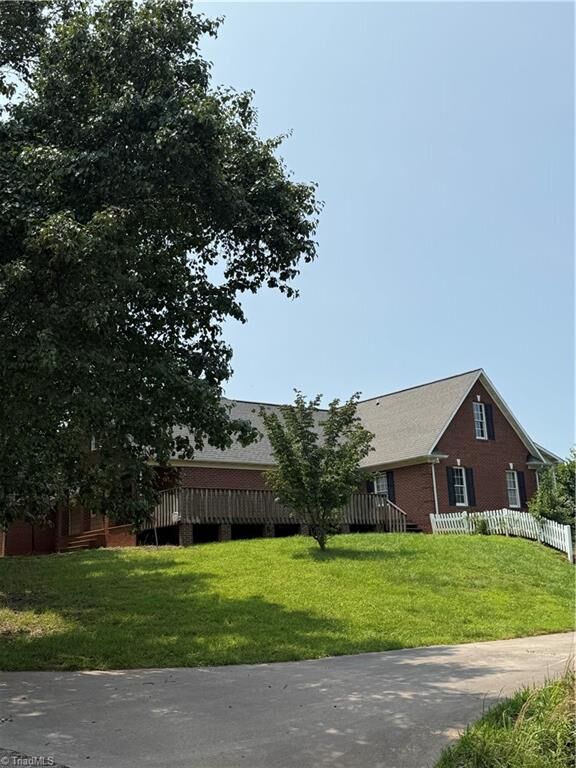 Property Photo: 591 Fox Road NC 28697