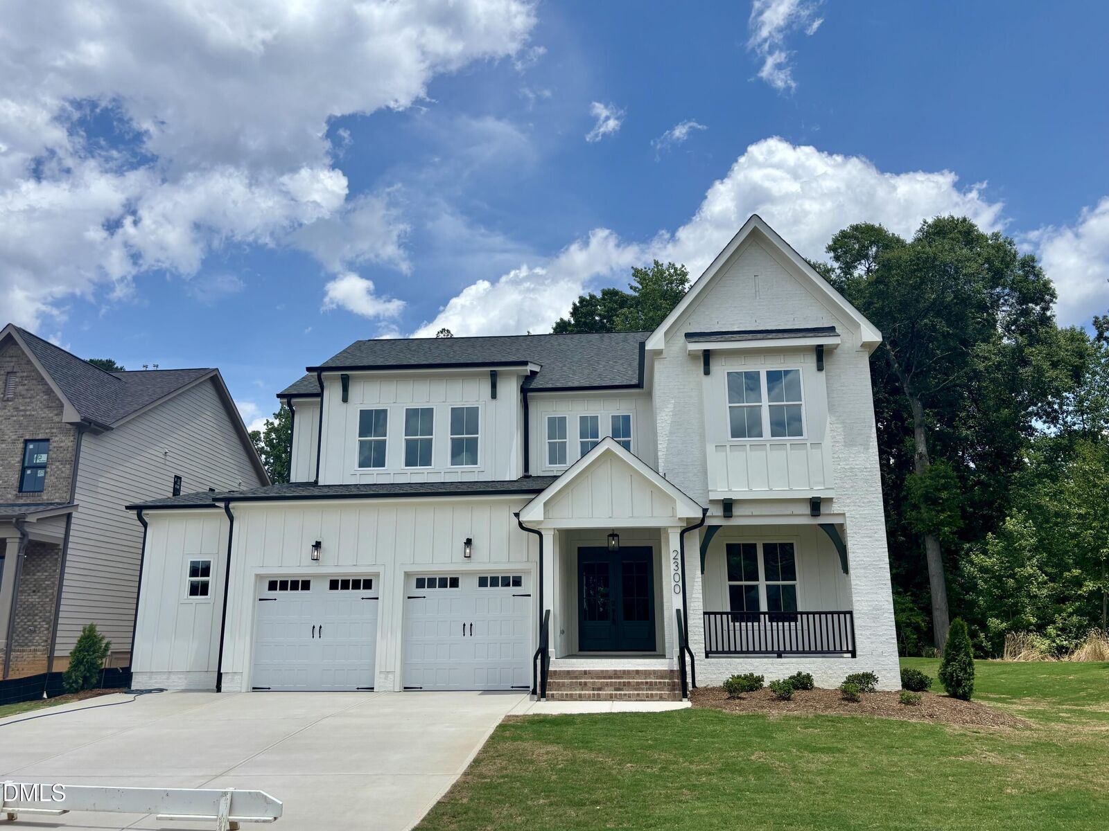 Property Photo: 2300 Hilltop Bluffs Court NC 27526