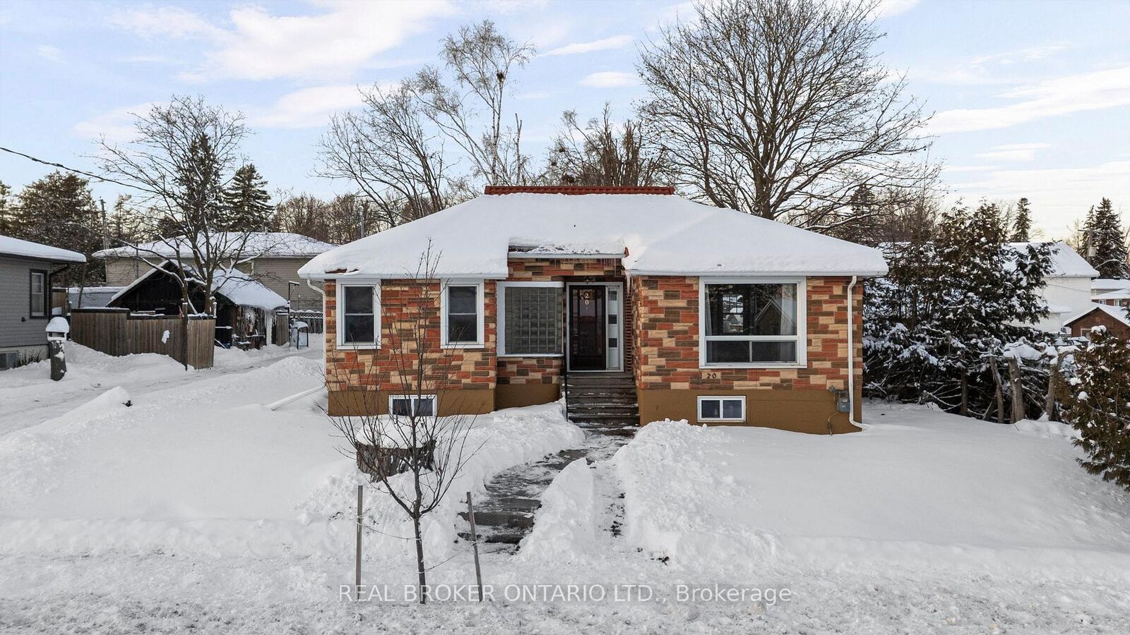 Property Photo:  20 Rose Avenue  ON L3V 2N5 