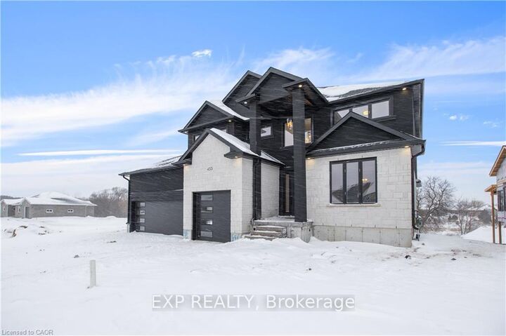 Property Photo: 2 Avery Place ON N0K 1M0