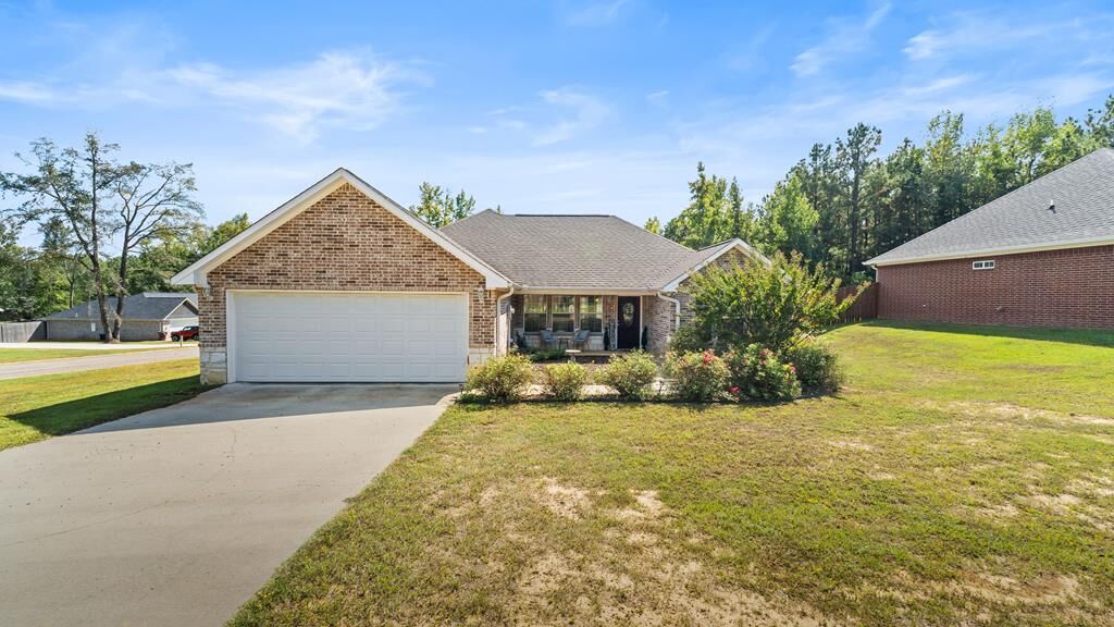Property Photo:  708 Willow Oak Dr.  TX 75551 