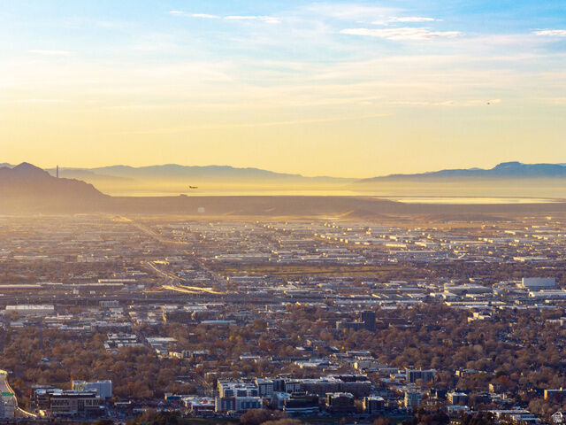 Property Photo: 2427 S Cannon Point Dr UT 84109