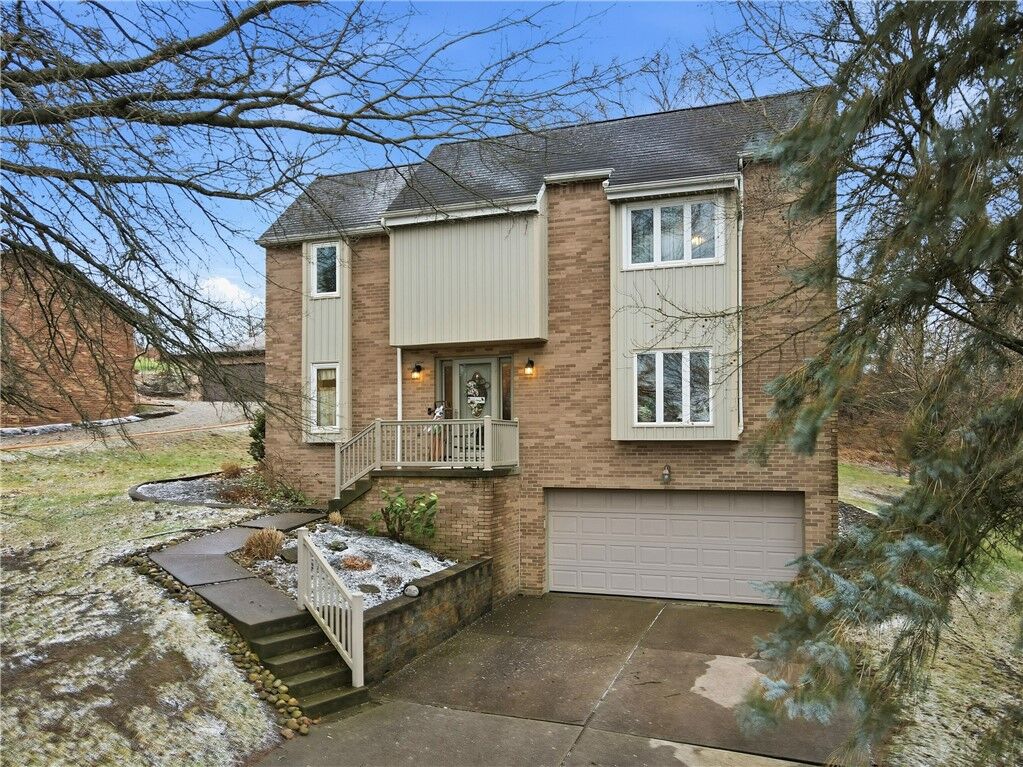 Property Photo:  132 Skyview Dr  PA 15644 