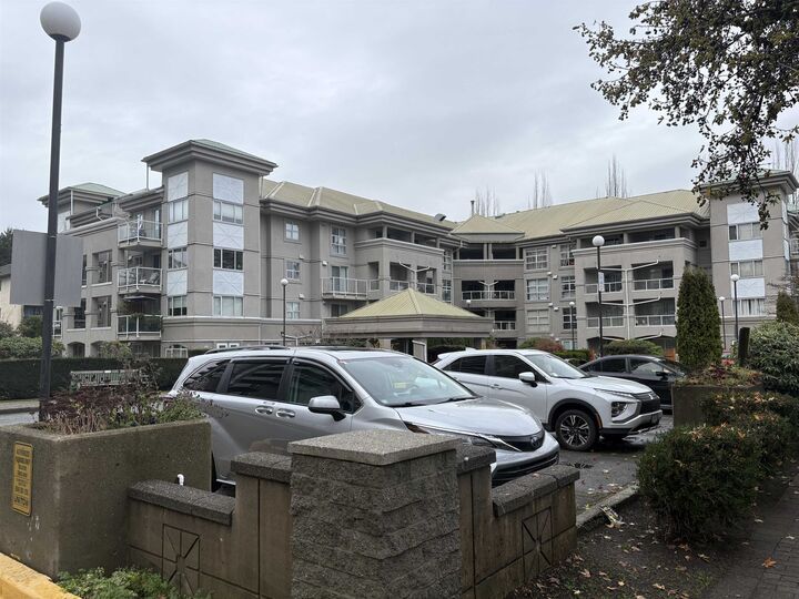 Property Photo:  10533 University Drive 102  BC V3T 5T7 