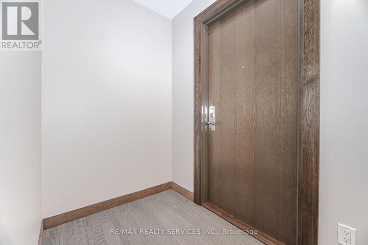 Property Photo:  2900 Highway 7 Road 2902  ON L4K 0G3 