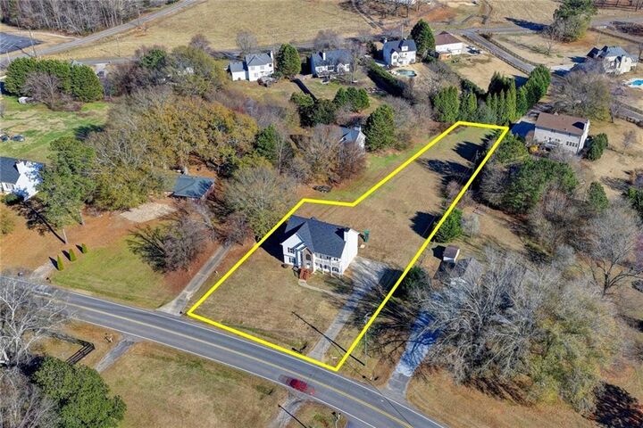 Property Photo: 6570 Heardsville Road GA 30028