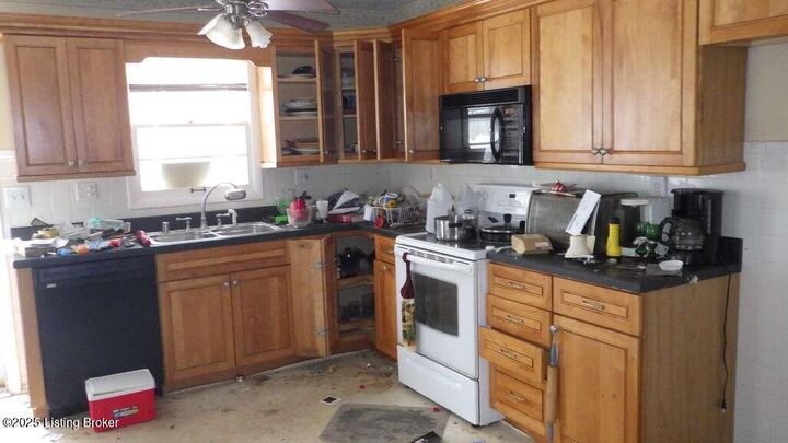 Property Photo:  9810 Tucson Ct  KY 40223 