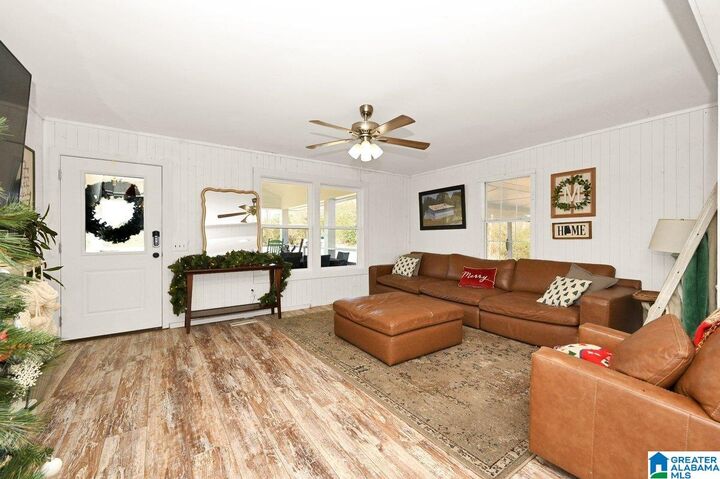 Property Photo:  157 County Road 83  AL 35033 