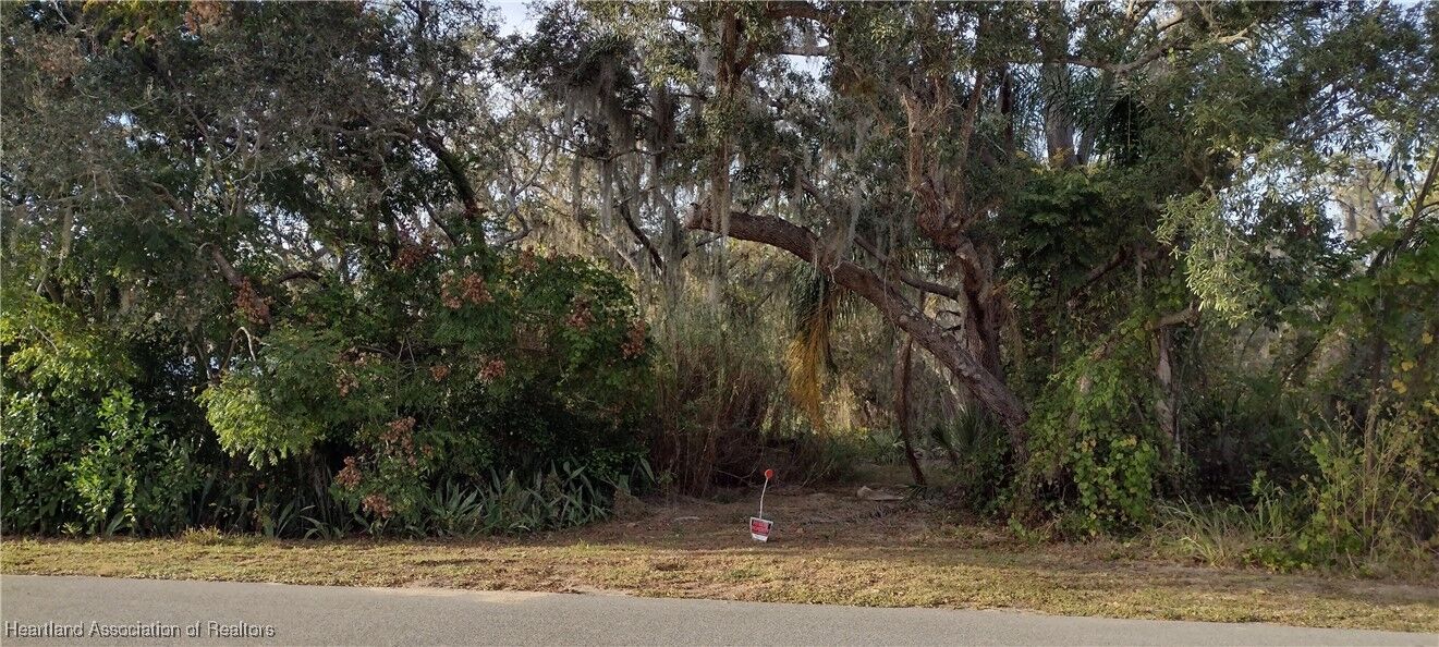 Property Photo: 6117 Lake Front Drive FL 33876