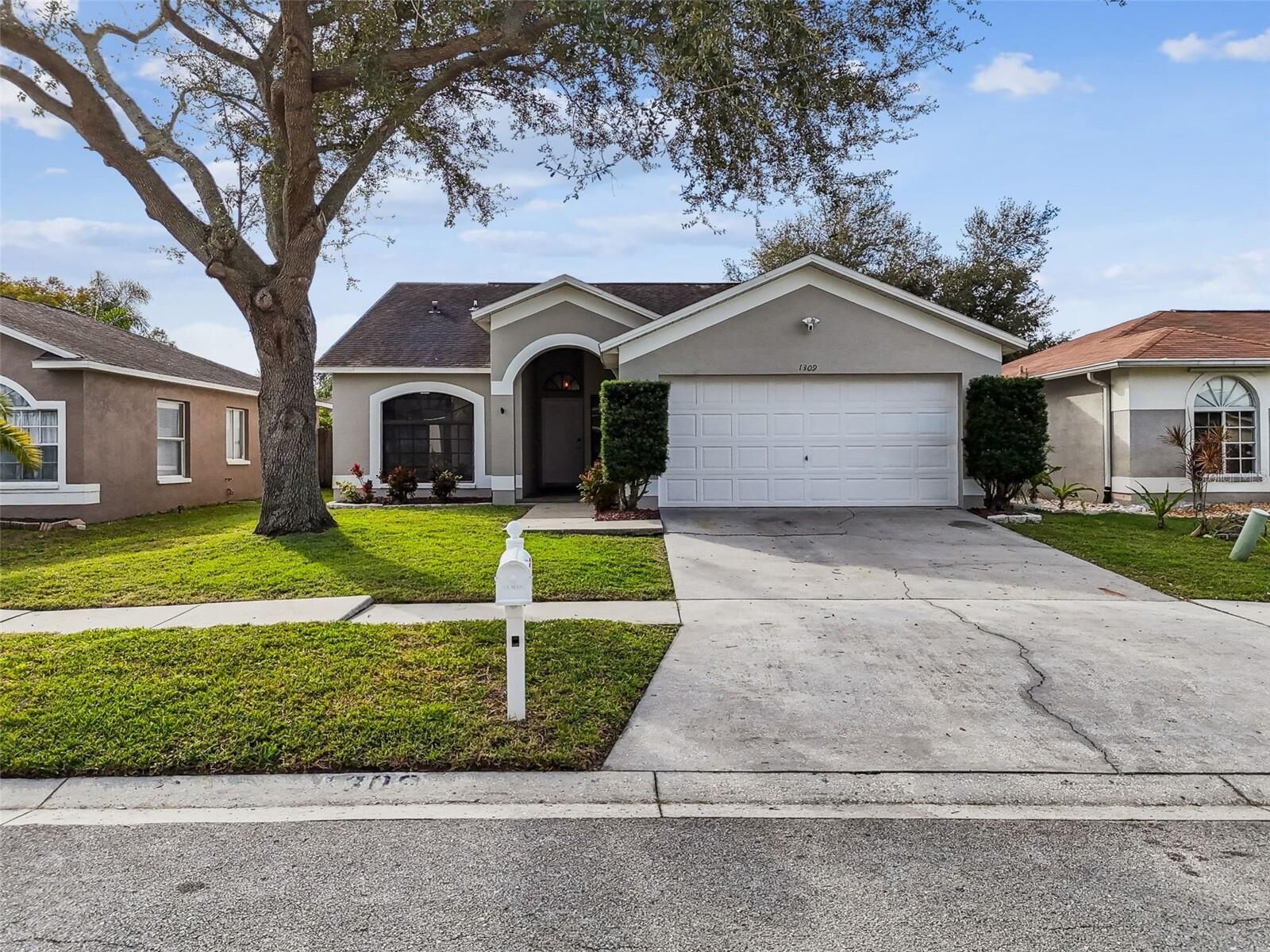 Property Photo:  1309 Franford Drive  FL 33511 