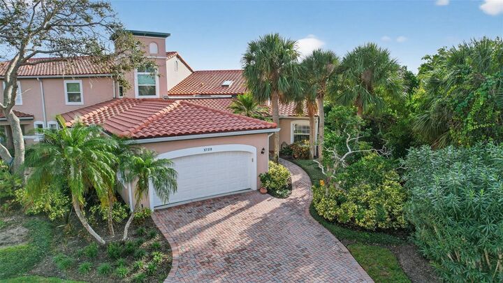 Property Photo:  1723 Starling Drive  FL 34231 