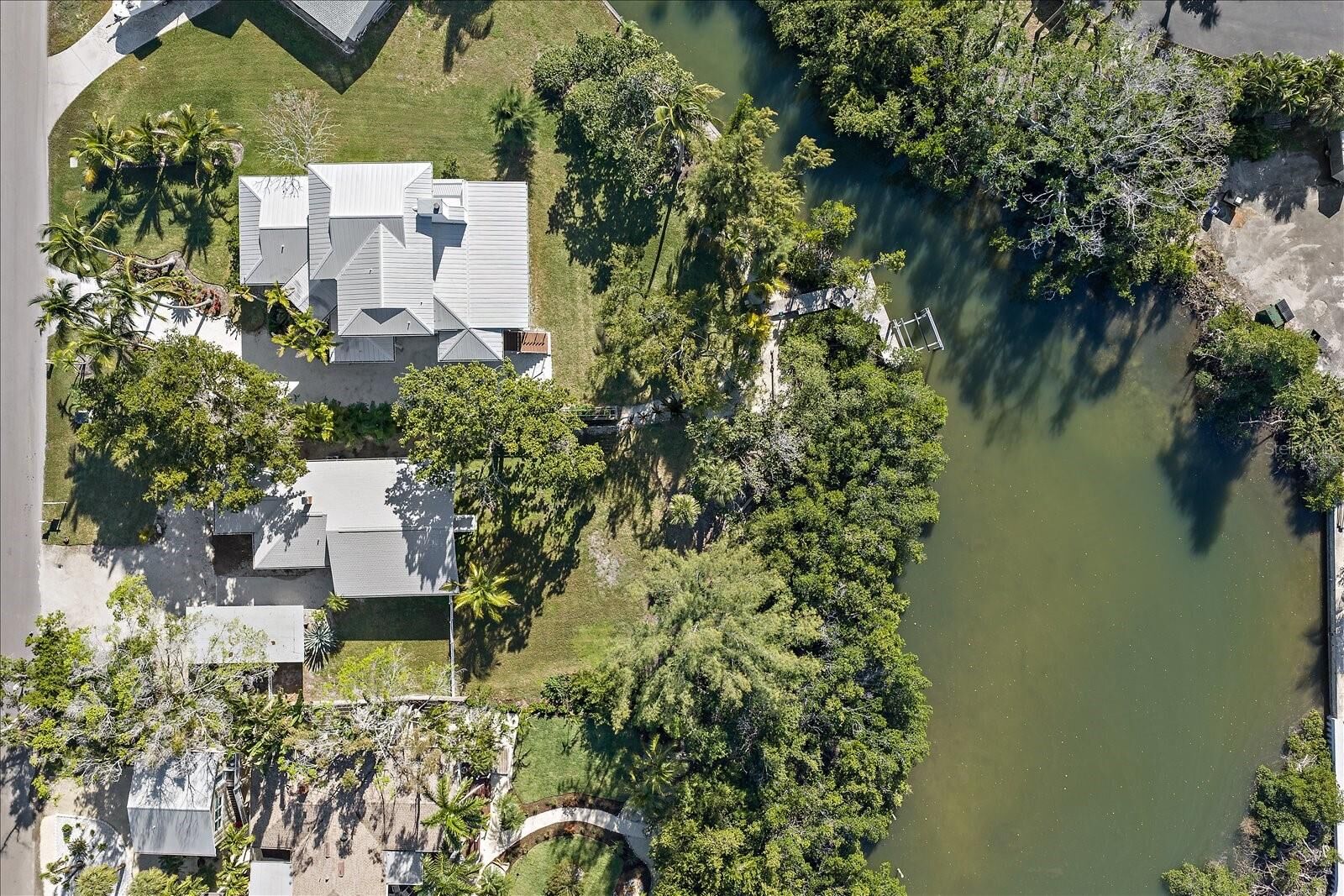 Property Photo: 6841 Longboat Drive S FL 34228