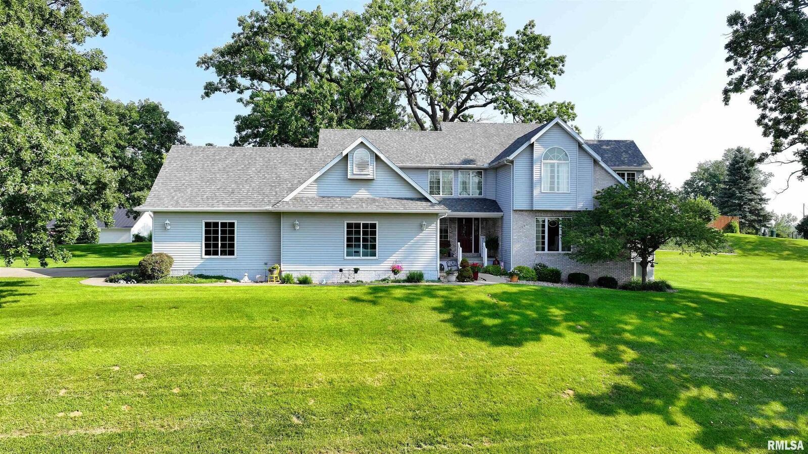 Property Photo: 582 Breezy Point Drive IA 52732