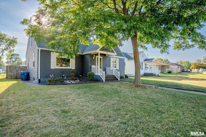 Property Photo: 711 3rd Avenue IA 52730