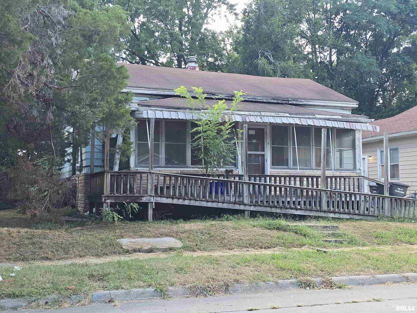 Property Photo:  406 N Washington Street  IL 62901 