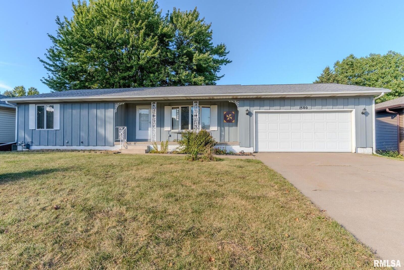 Property Photo:  1500 12th Avenue N  IA 52732 