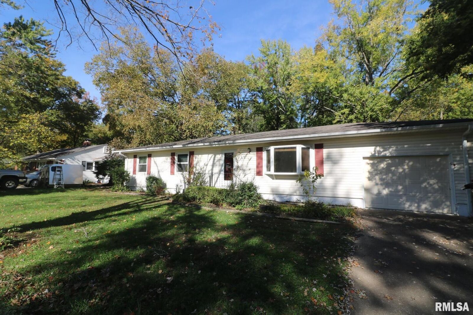 Property Photo:  906 Valley Drive  IL 62918 