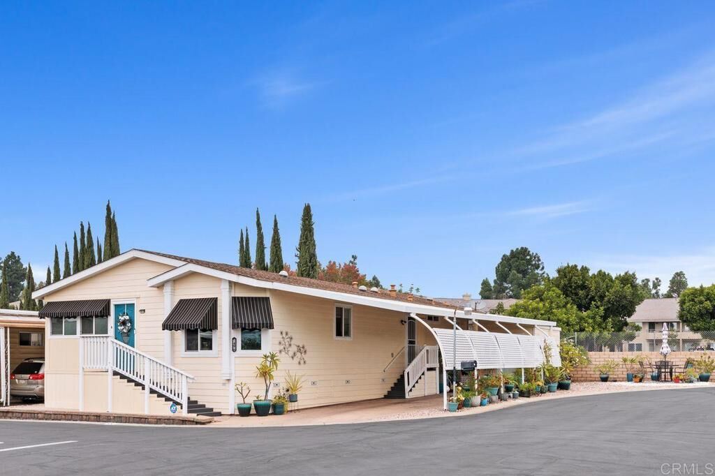 Property Photo: 1600 E. Vista Way 40 CA 92084