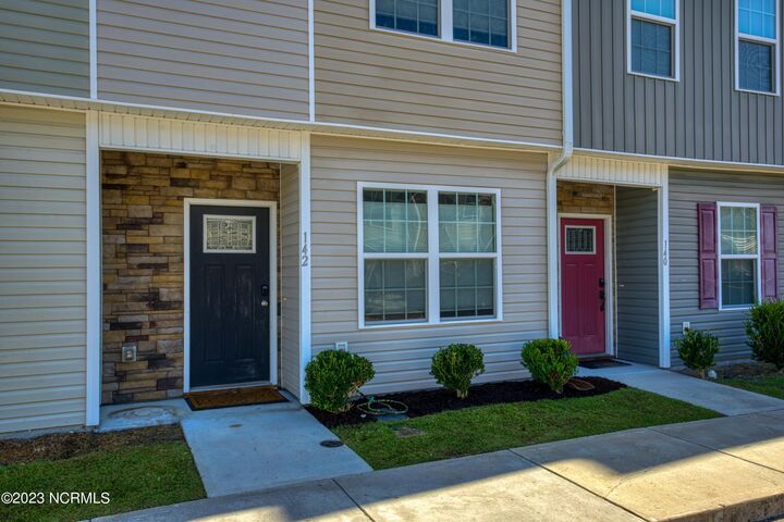 Property Photo:  142 Beacon Woods Drive  NC 28445 