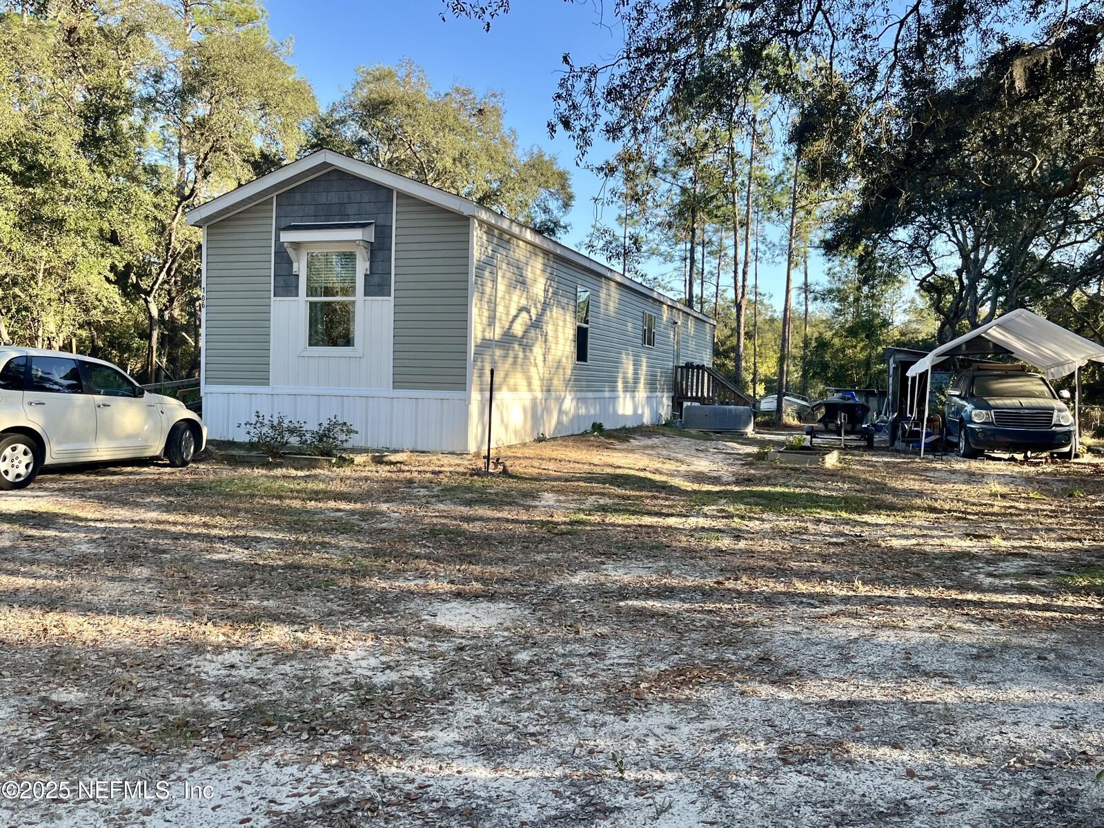 Property Photo: 106 Lake Circle FL 32189