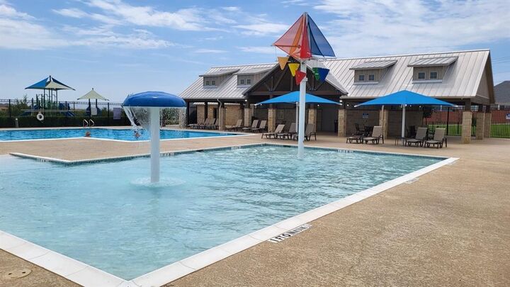 Property Photo: 9405 Subjeck Way TX 76108