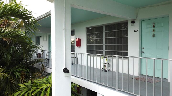 Property Photo: 710 N K Street 203 FL 33460